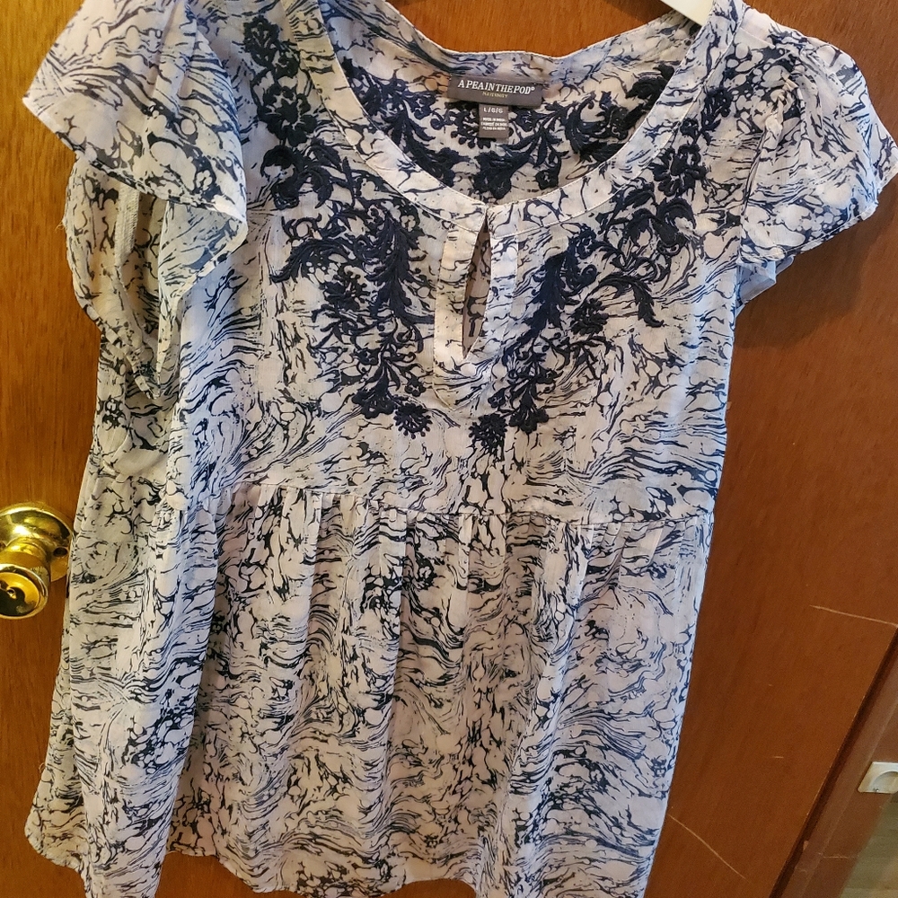 A Pea In the Pod Maternity Top size L